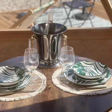 Dôme Géodésique En Bois Сasa de vacaciones